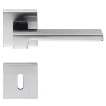 Maniglia Zelda MM 11 R Colombo Design per porta, foro Patent, rosetta quadrata 52 mm, finitura Cromat