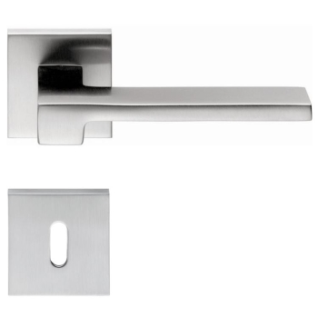 Maniglia Zelda MM 11 RF Colombo Design per porta, foro Patent, rosetta bassa quadrata 50 mm, finitura Cromat