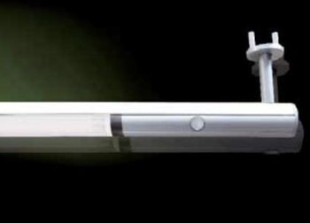 Lampada appendiabiti Orizzonte PO Forma e Funzione, con sensore movimento, lunghezza 880 mm, finitura Alluminio Ossidato