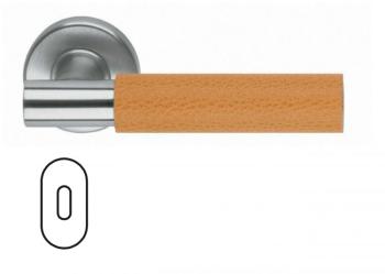 Maniglia per porta Fusital serie K2 H5015, con rosetta e bocchetta foro ovale normale, finitura Inox Satinato e pelle arancione