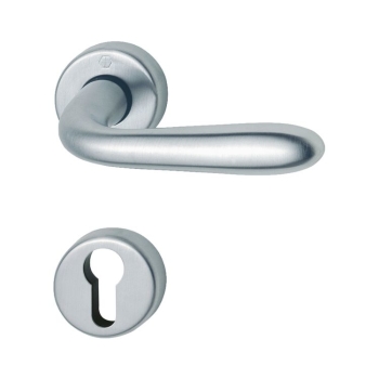 Maniglia Santiago Hoppe per porta interna, rosetta e bocchetta tonda foro Yale, quadro 8 mm, spessore porta 38-47 mm, Ottone finitura Cromo Satinato F41