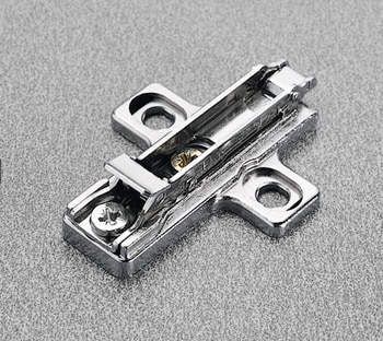 Basetta di premontaggio Clip BAR3R69 Salice, a croce, 06 mm, fissaggio con viti, con regolazione verticale con eccentrico, finitura Nichelato