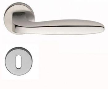Maniglia per porta Valli e Valli H 1022 serie Ernani, con rosetta e bocchetta, foro Normale, finitura Cromosat/Cromo