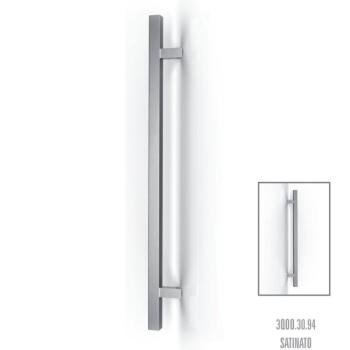 Maniglione per porta con supporti inclinati Tropex serie BOSTON, finitura Cromo Satinato, interasse 1000 mm