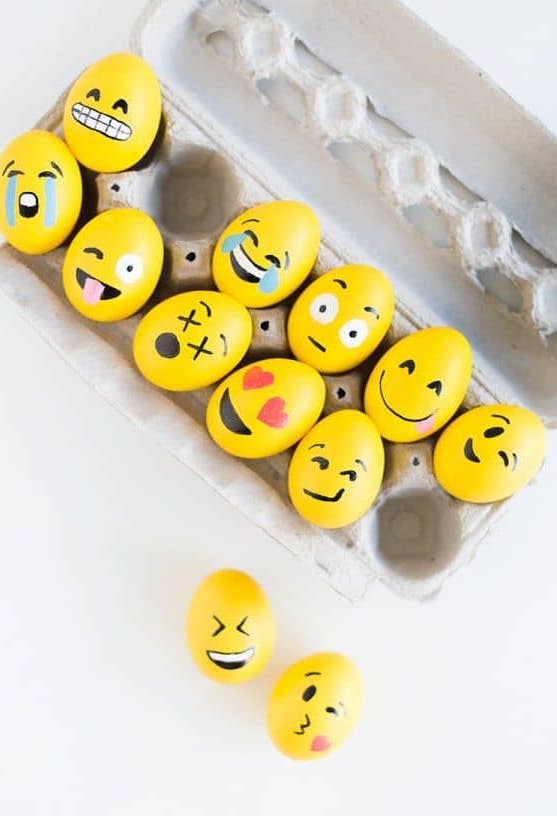 emoji eggs, socia eggs, uova social